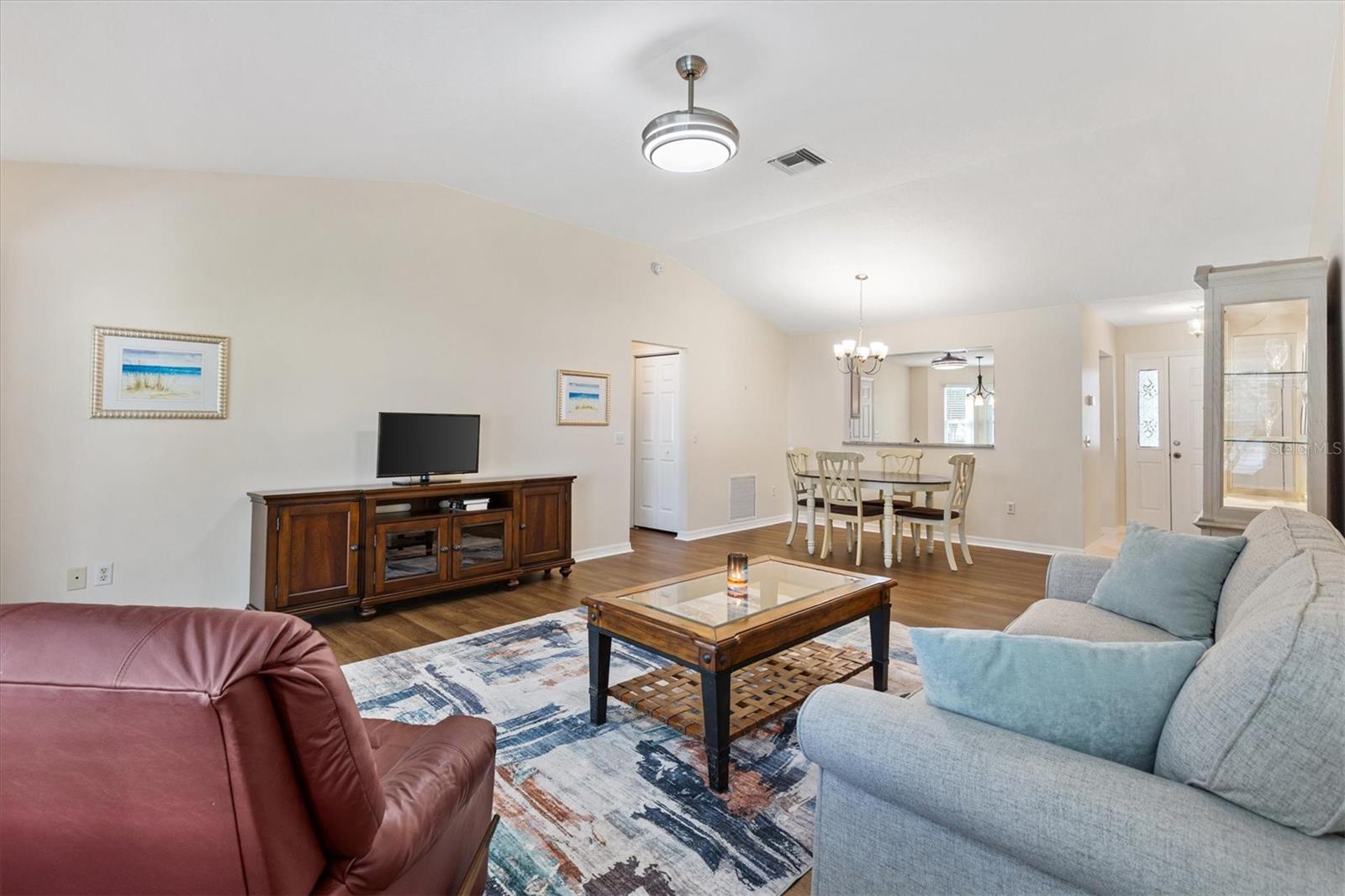 915 Ventura Drive