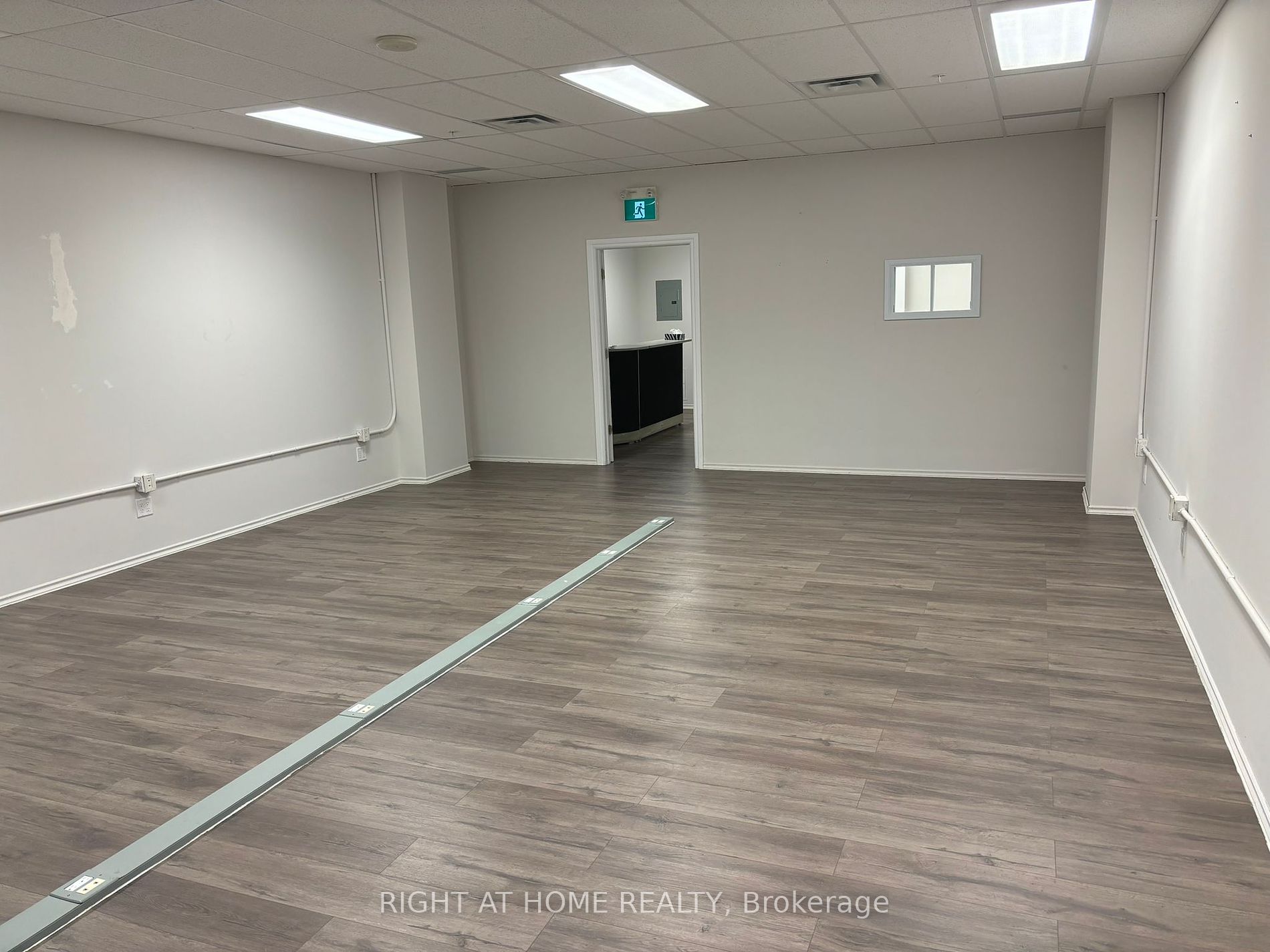 7191 Yonge St 210