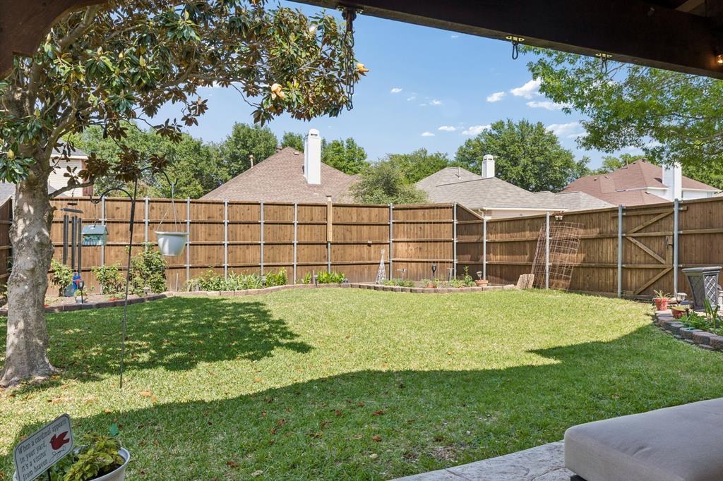 1105 Easton Lane
