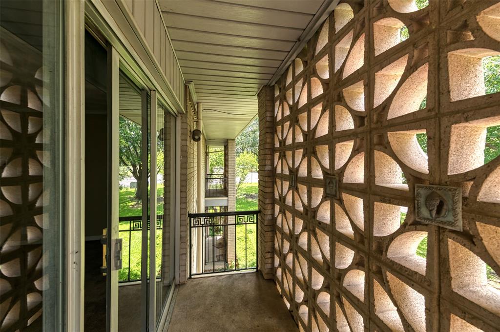 2301 Ridgmar Plaza 8