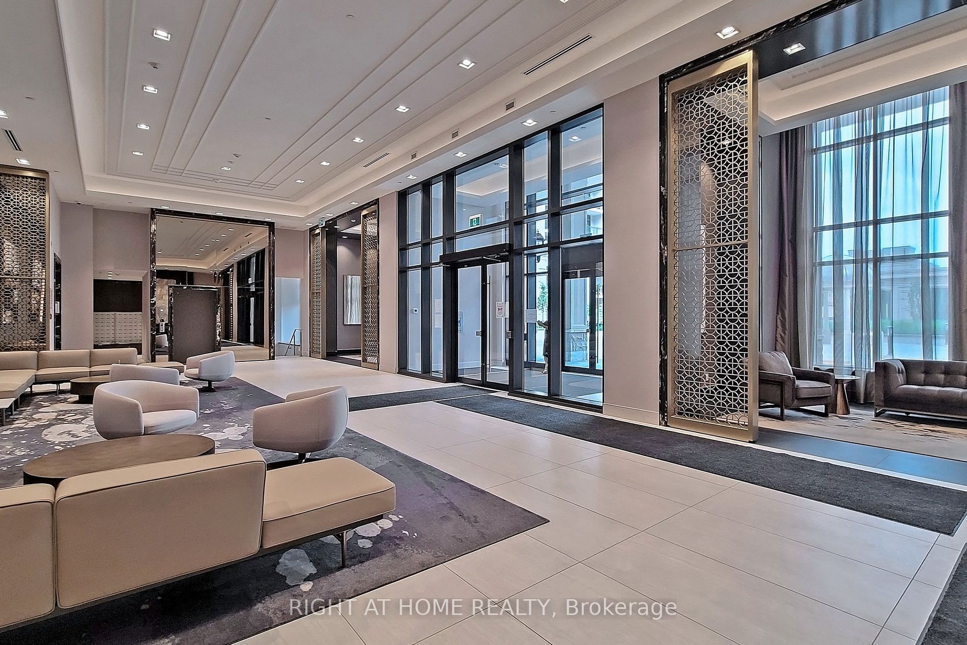 268 Buchanan Dr 501W