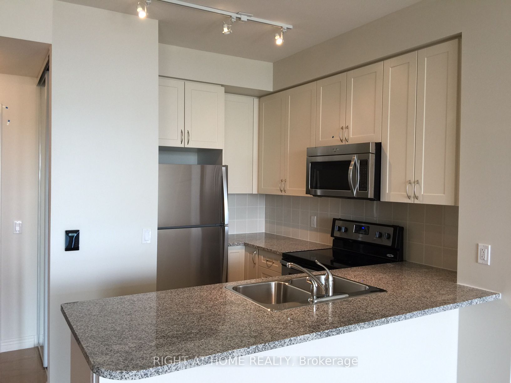 339 W Rathburn Rd 2011