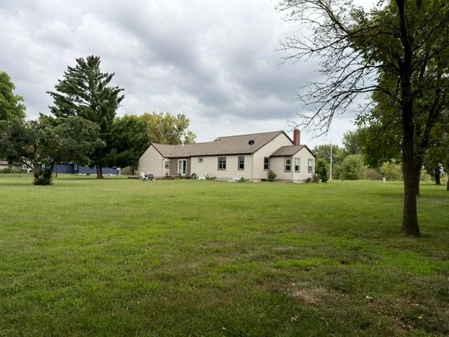 1990 River Road