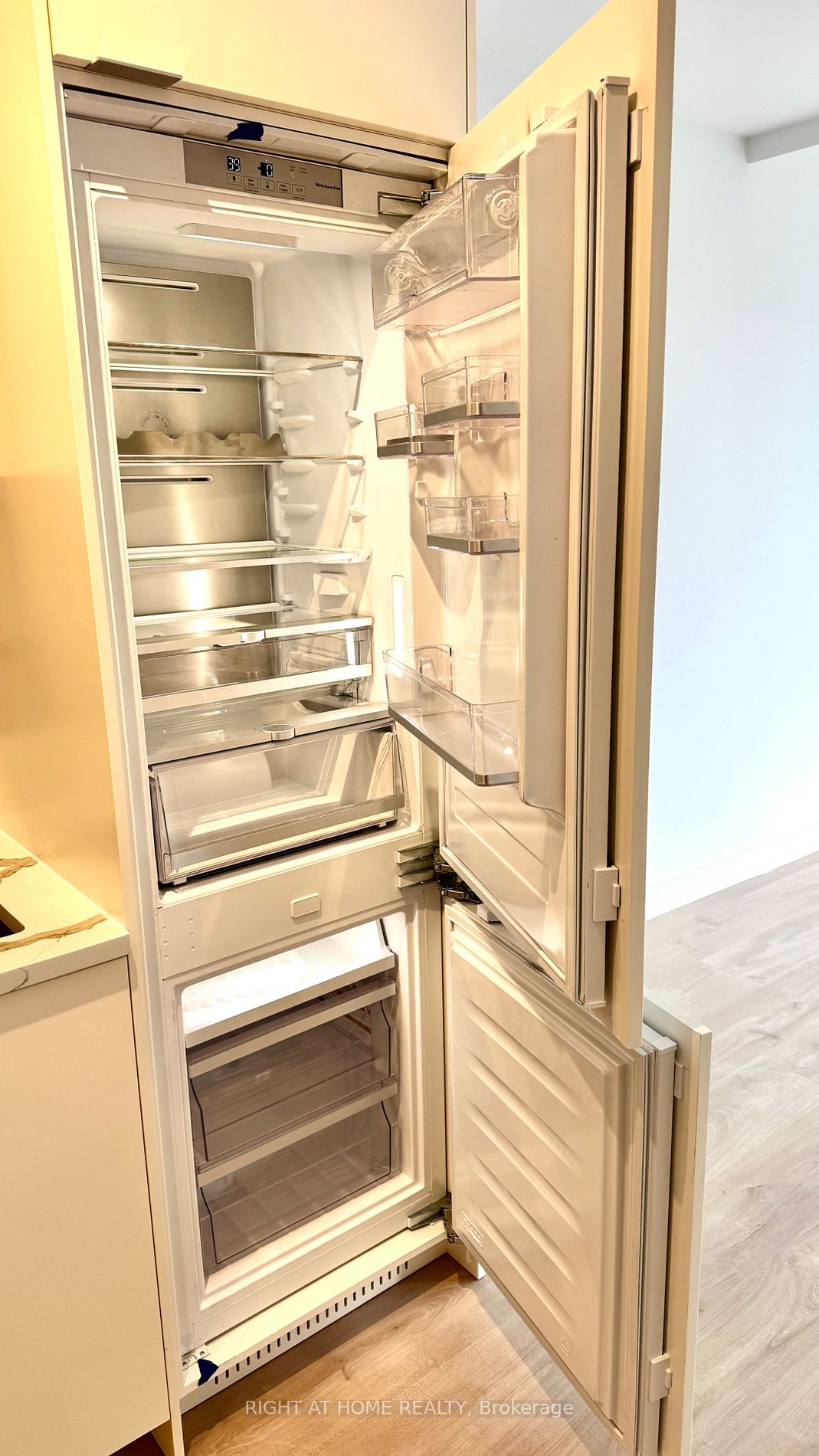 181 E Sheppard Ave 419