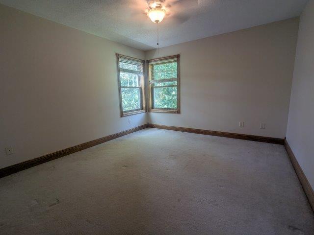 920 Oakcrest Drive