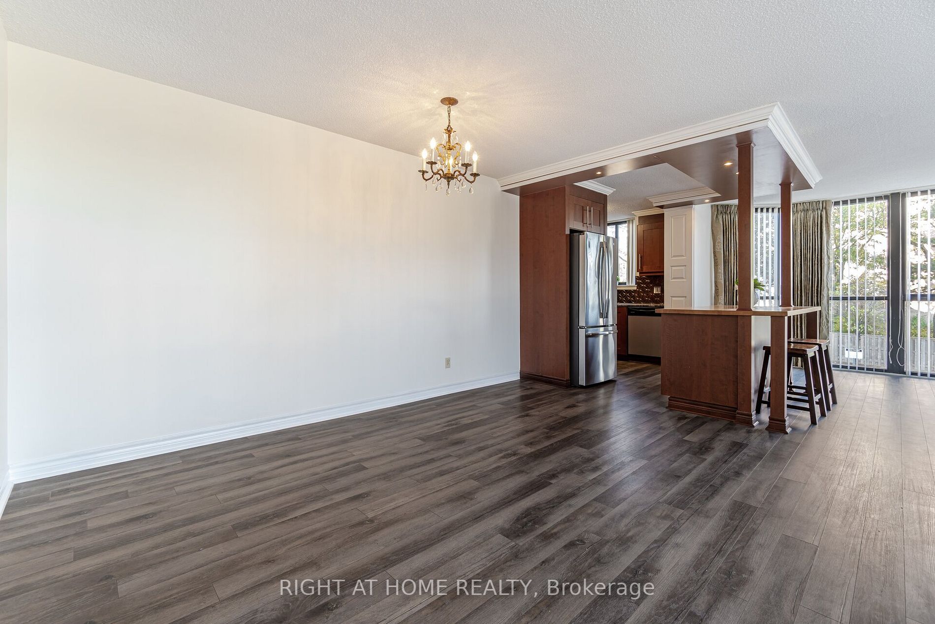 1230 Marlborough Crt 208