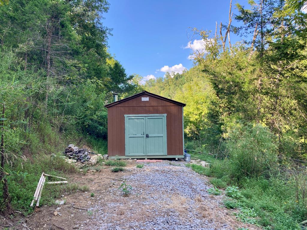 392 Possum Hollow Rd