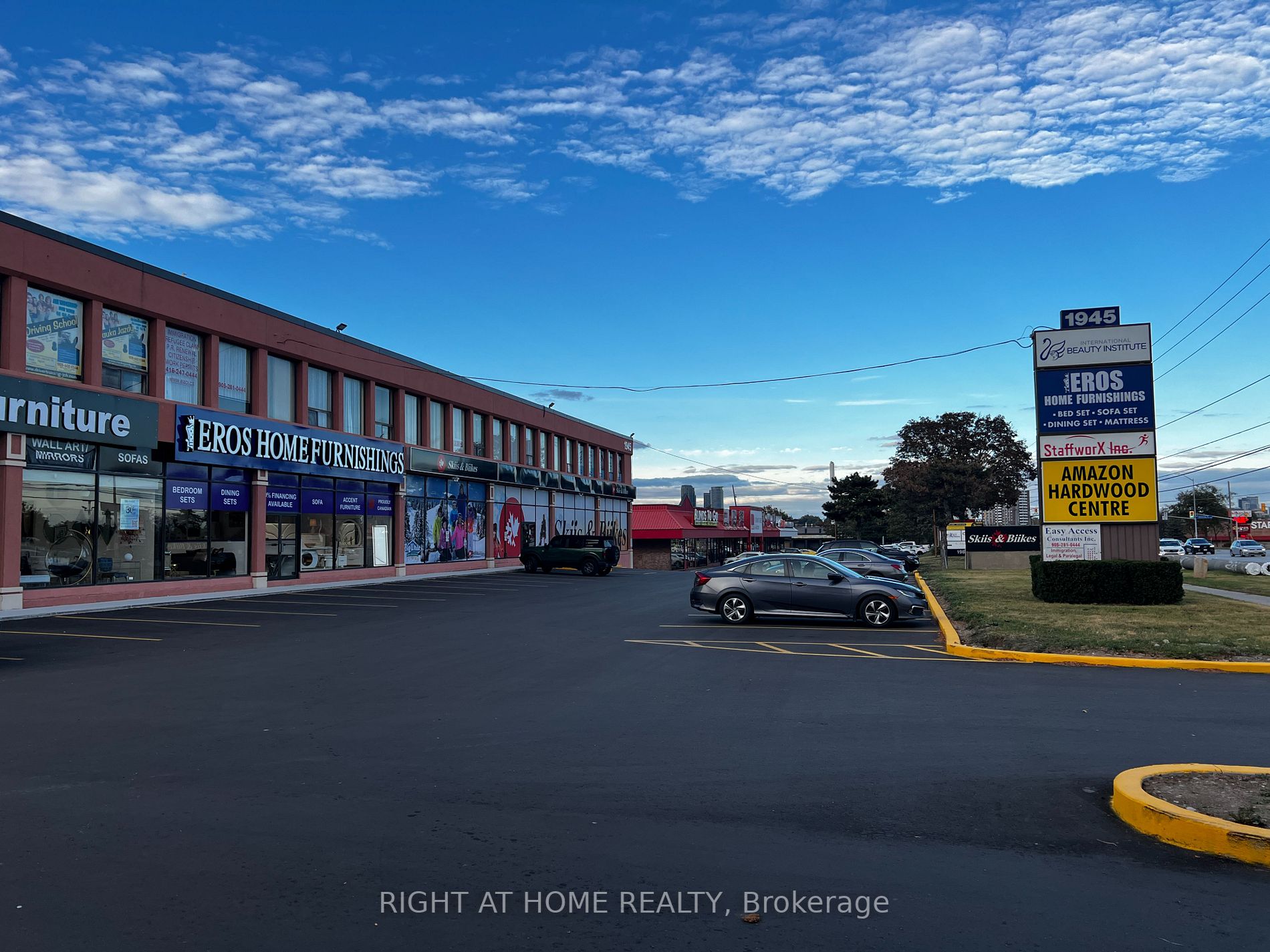 1945 E Dundas St 215