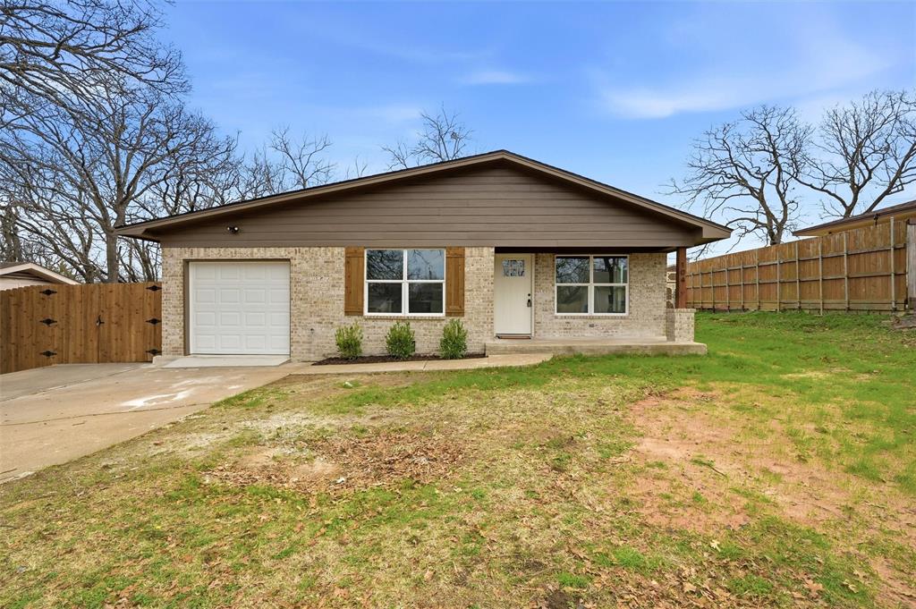 104 N Imperial Drive