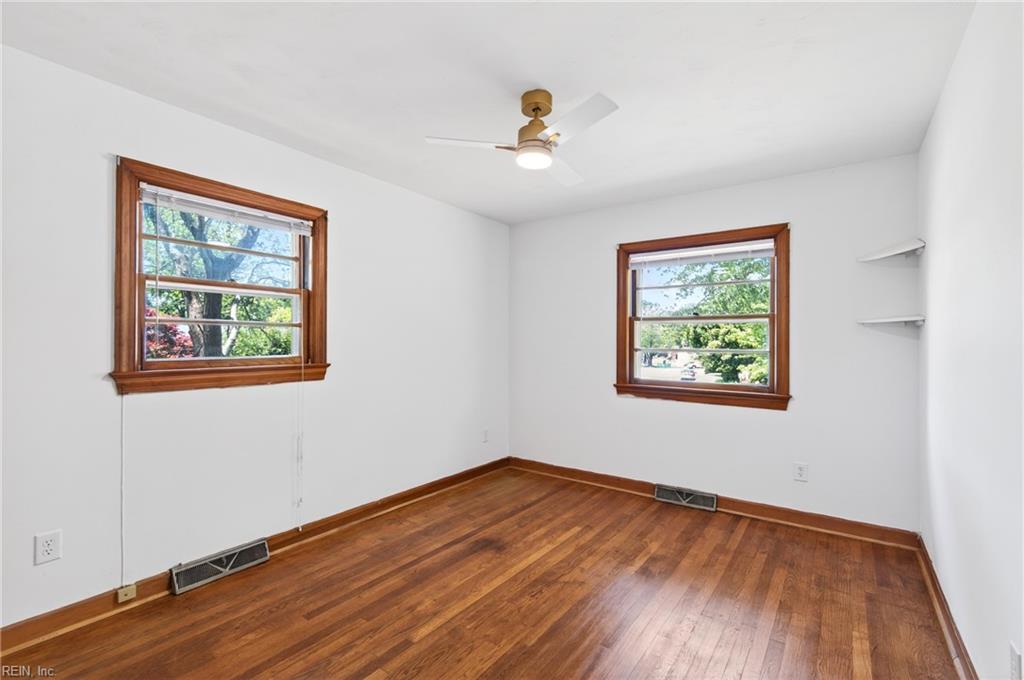 2 Larchmont Crescent