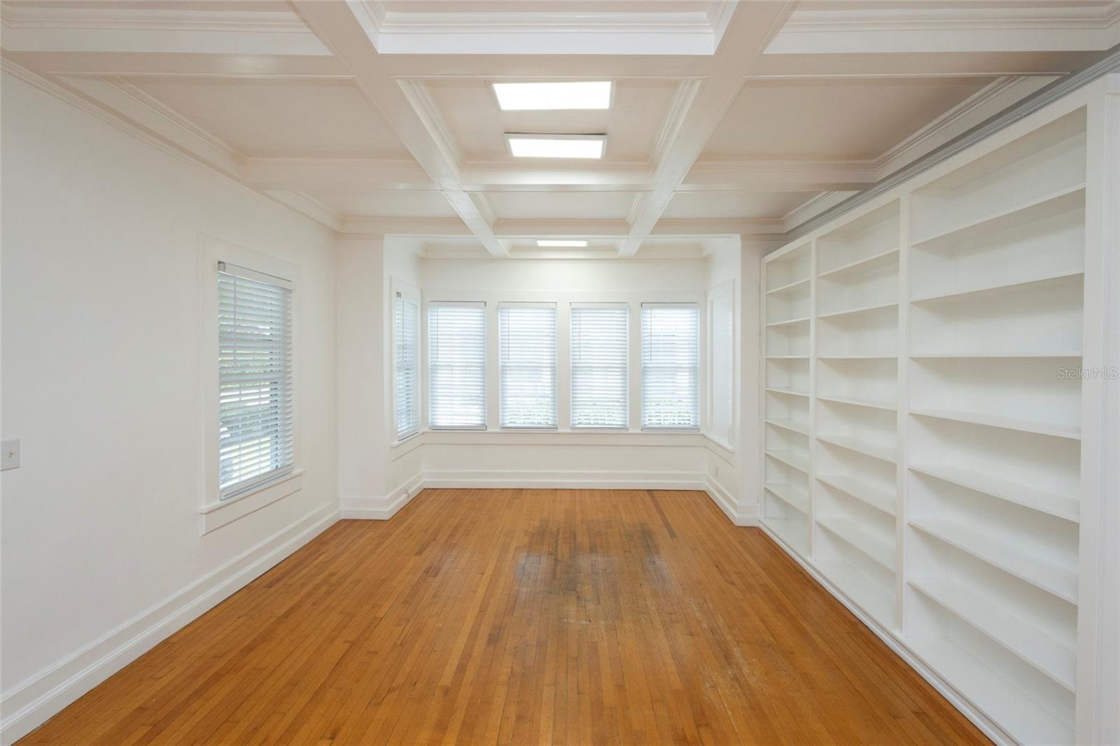 3012 W Sitios Street