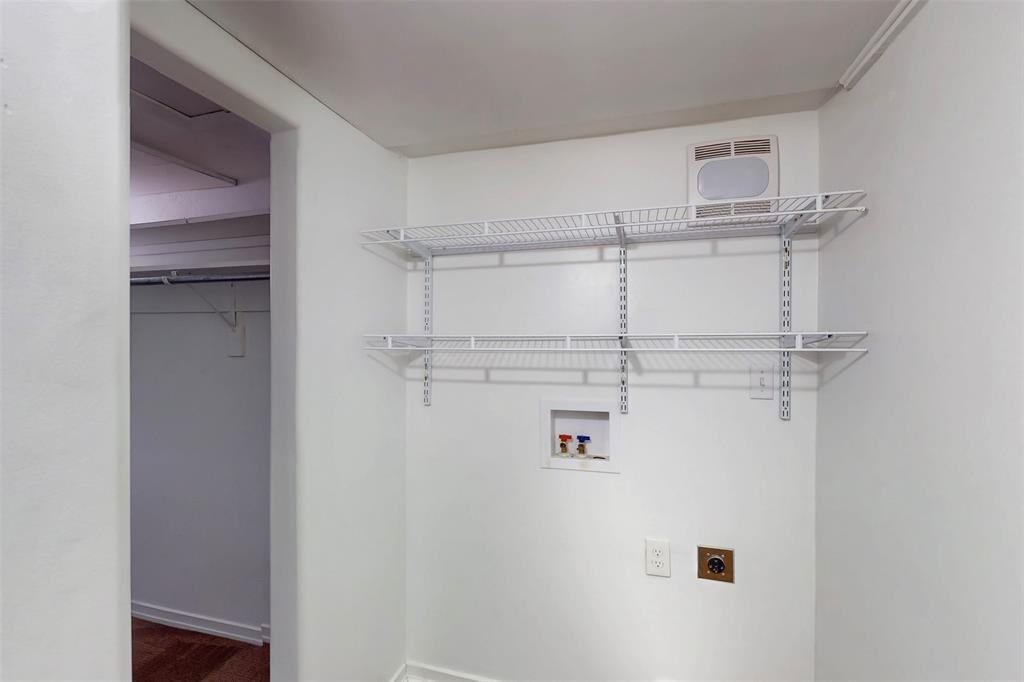 2301 Ridgmar Plaza 8