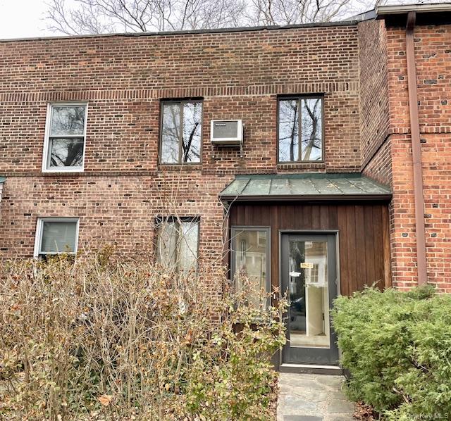 Great opportunity in historic Sunnyside Gardens. Property boasts lots of natural sunlight. It does need TLC but has excellent bones and character. Being sold “As Is”. Neighborhood amenities include a private playground and park, as well as, many restaurants, and a farmer’s market. Easy access to highways. Three blocks north of #7 subway, and Q32, Q60 & Q104 bus routes. Easy commute to Manhattan.