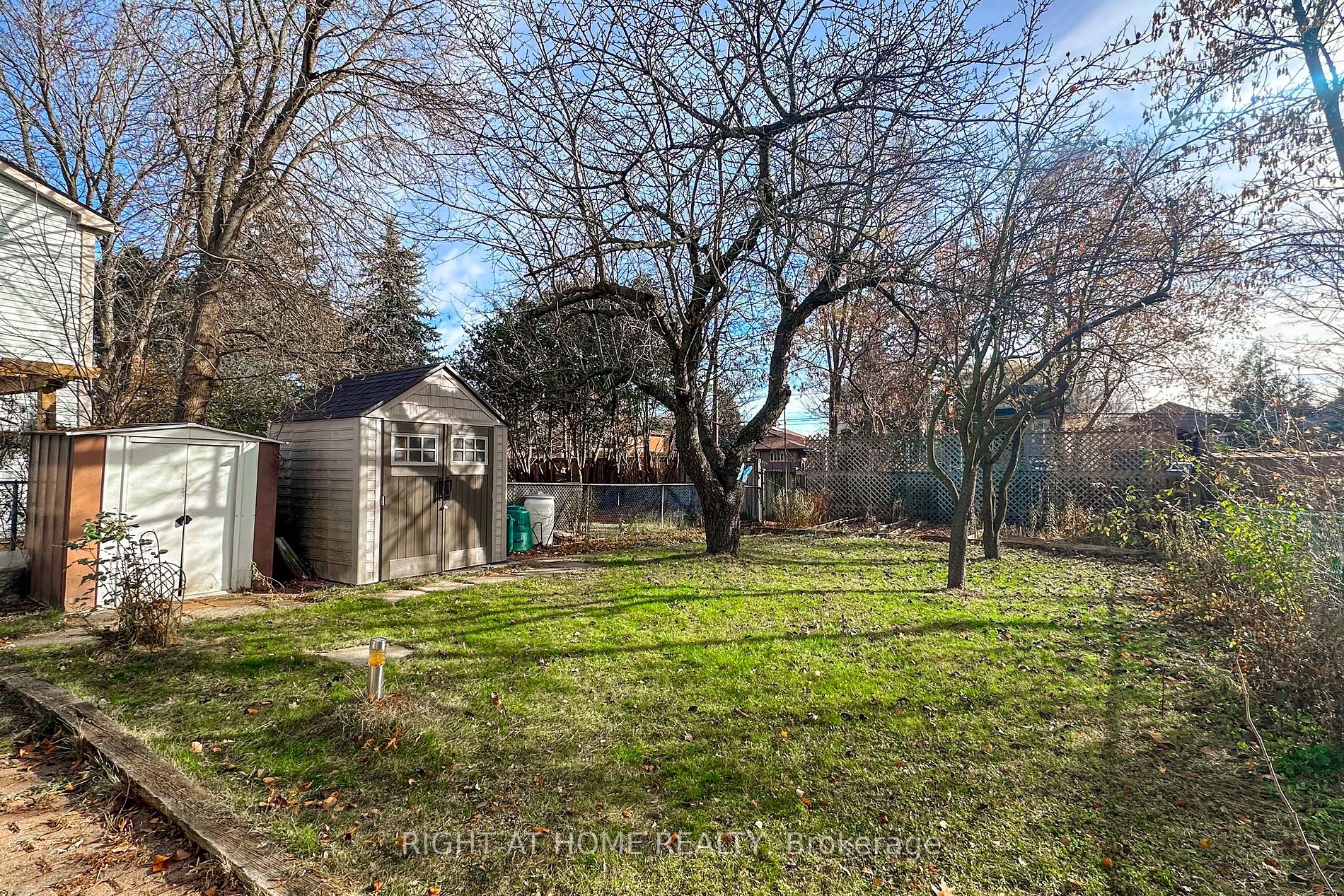 57 Lillooet Cres