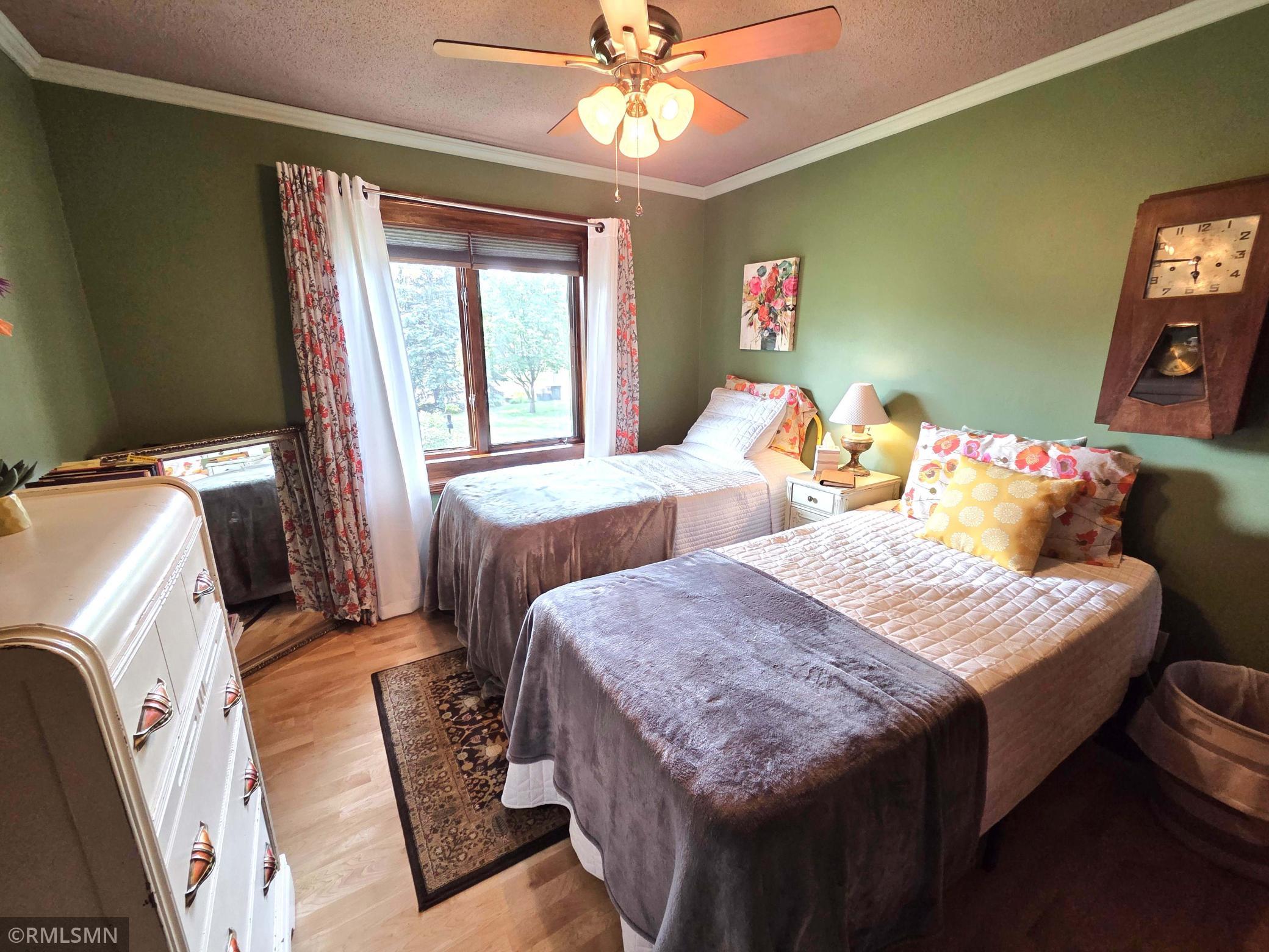 13060 Oakview Lane N