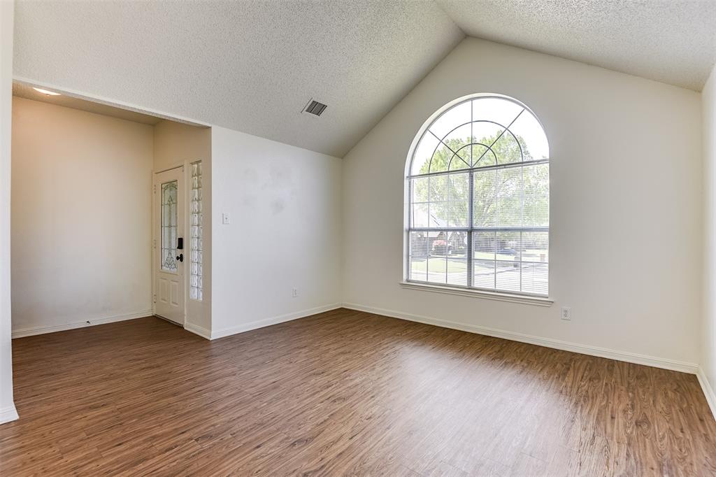 612 Inglewood Trail