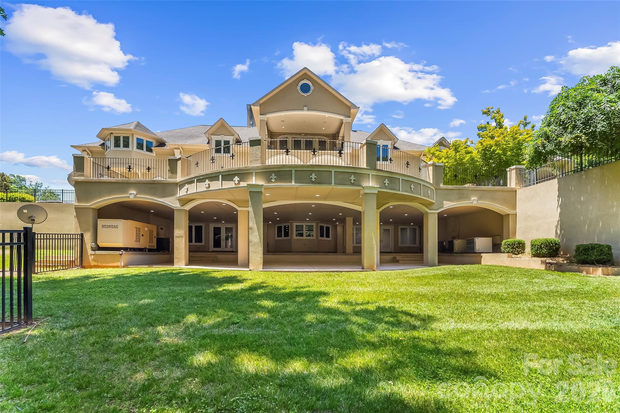 1090 Pearidge Road