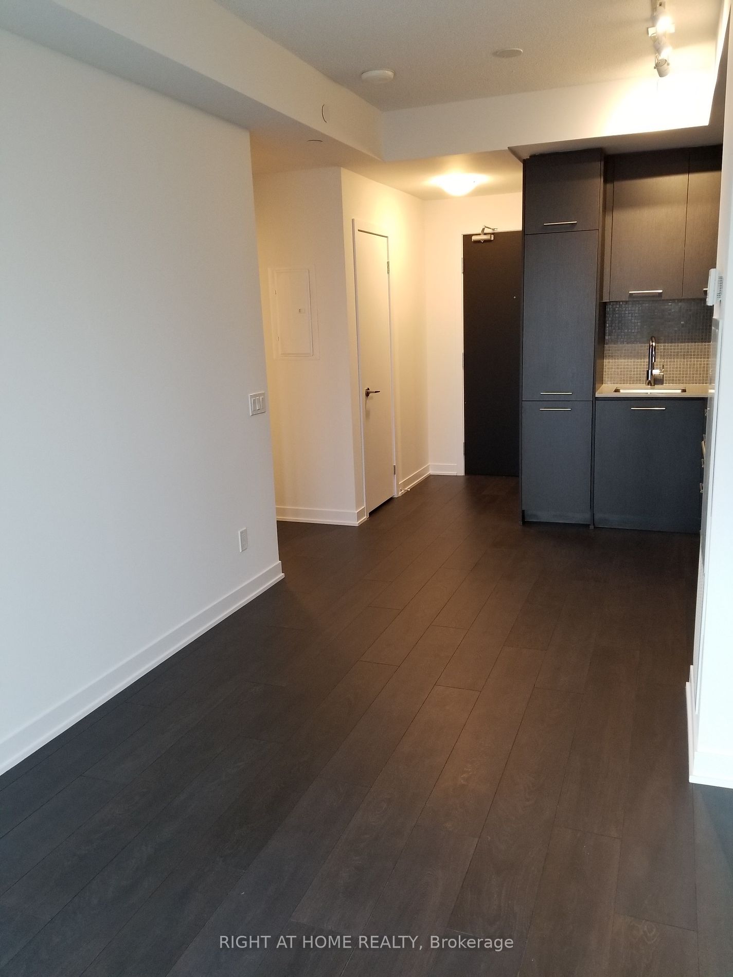 87 Peter St 3115