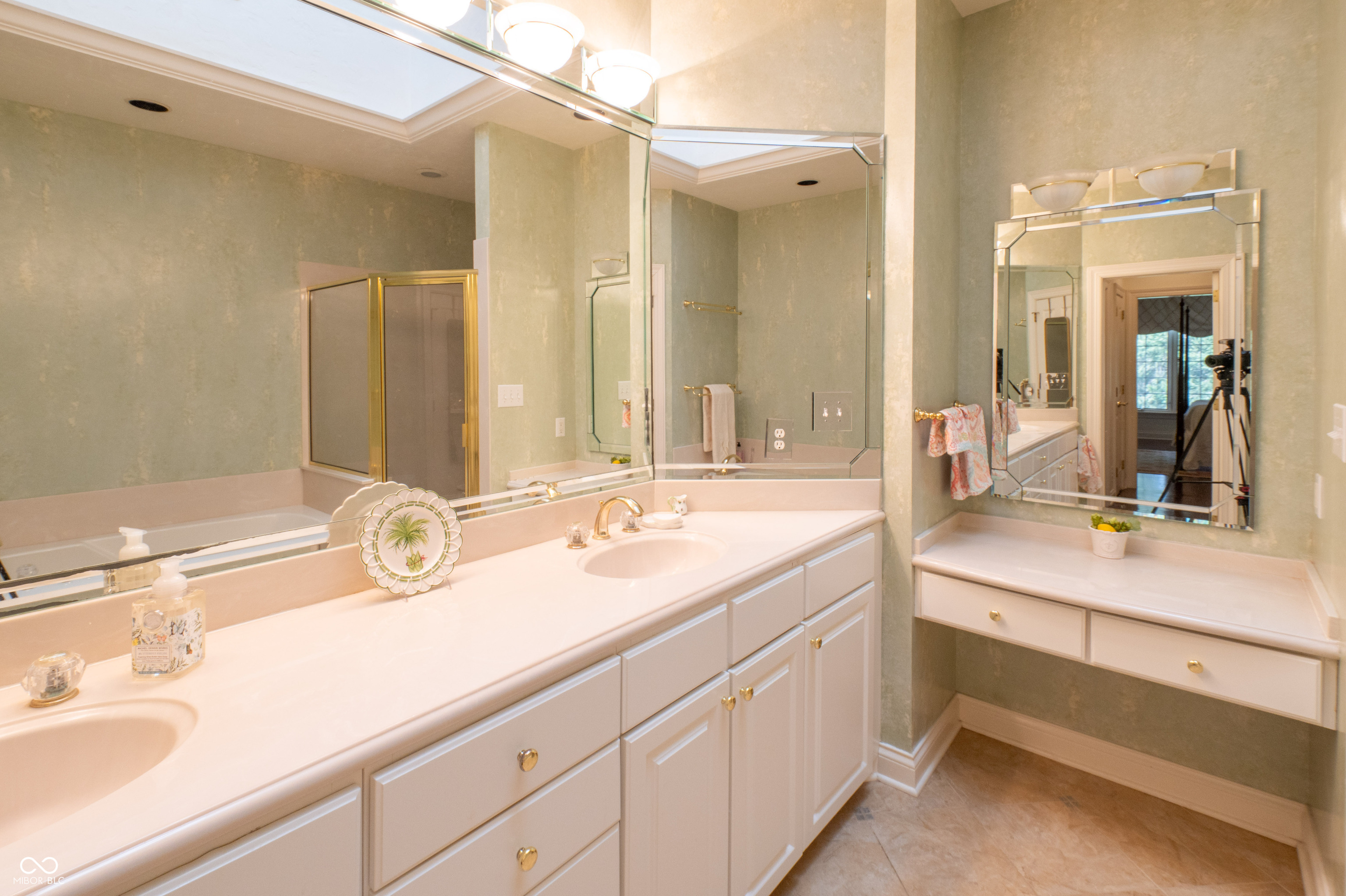 1700 Pathway Drive S