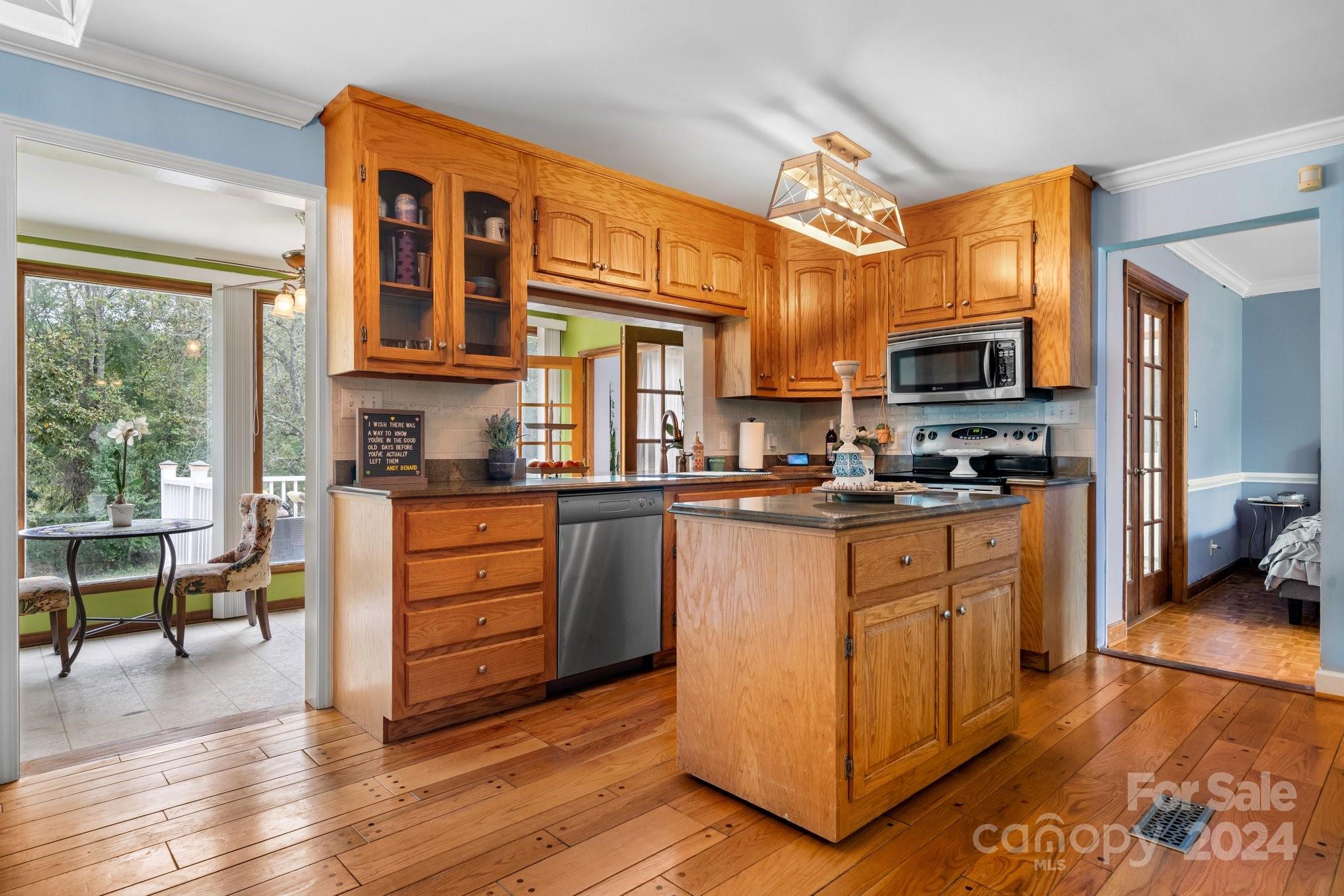 2461 Walt Arney Road