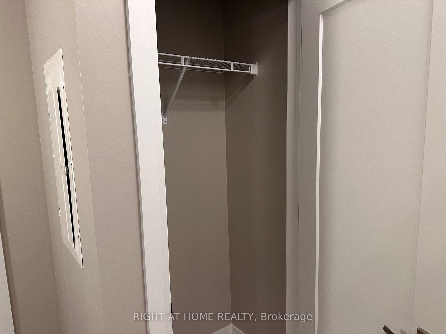 460 Gordon Krantz Ave 621