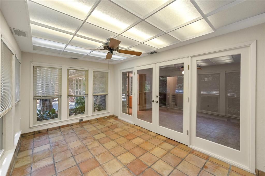 2216 Shadywood Court
