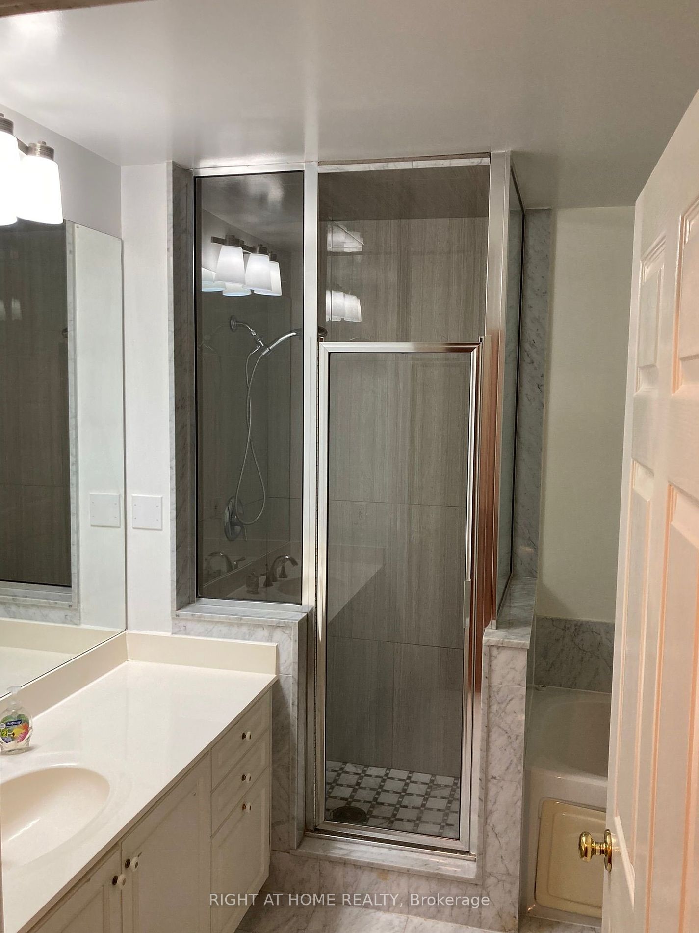 168 Bonis Ave 2501