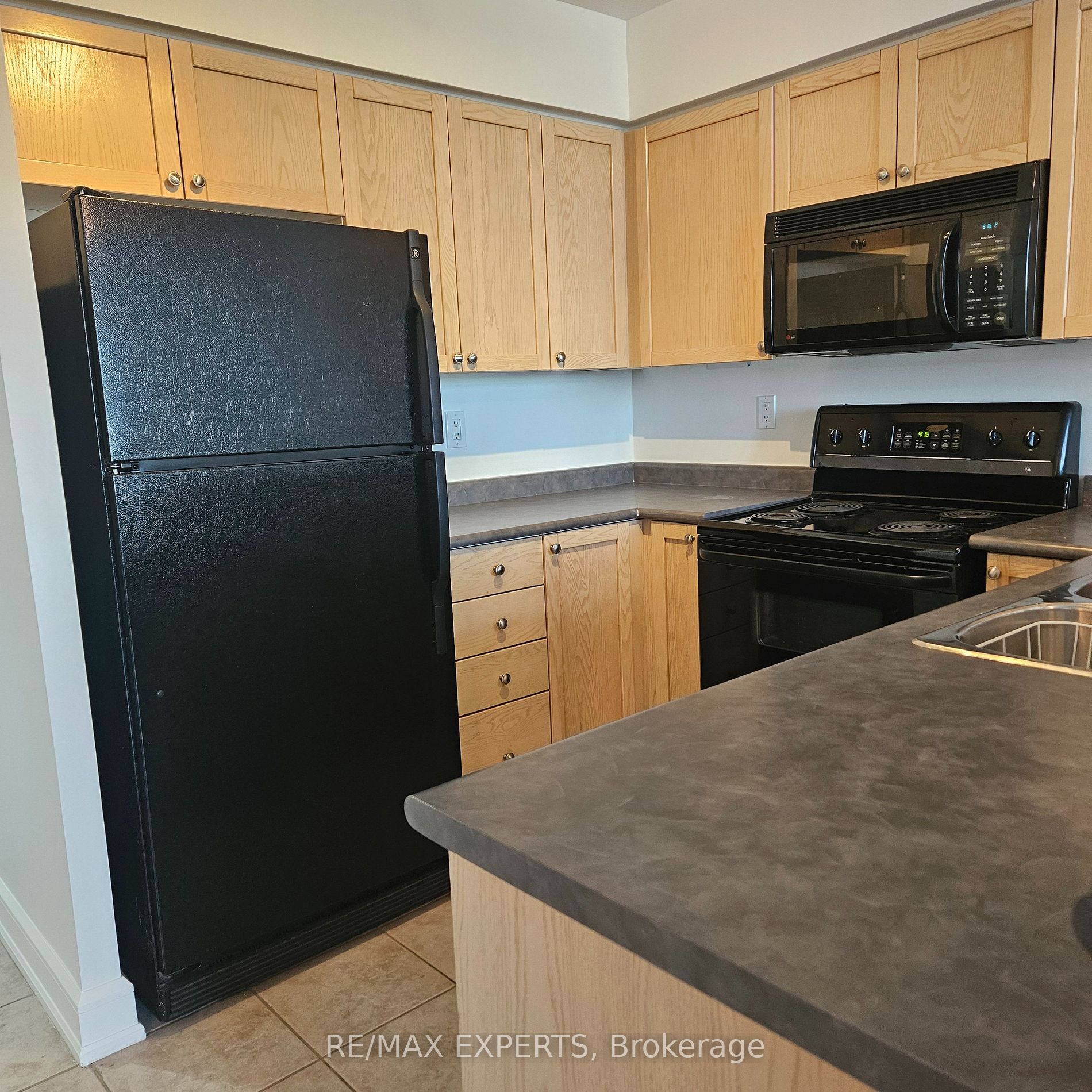 200 Manitoba St 426