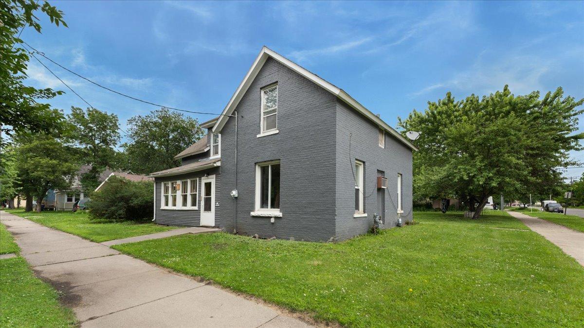 200 15th Avenue N