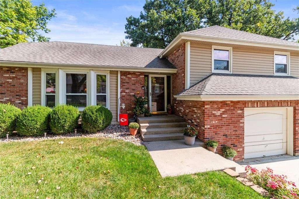 5521 NW Seminole Drive