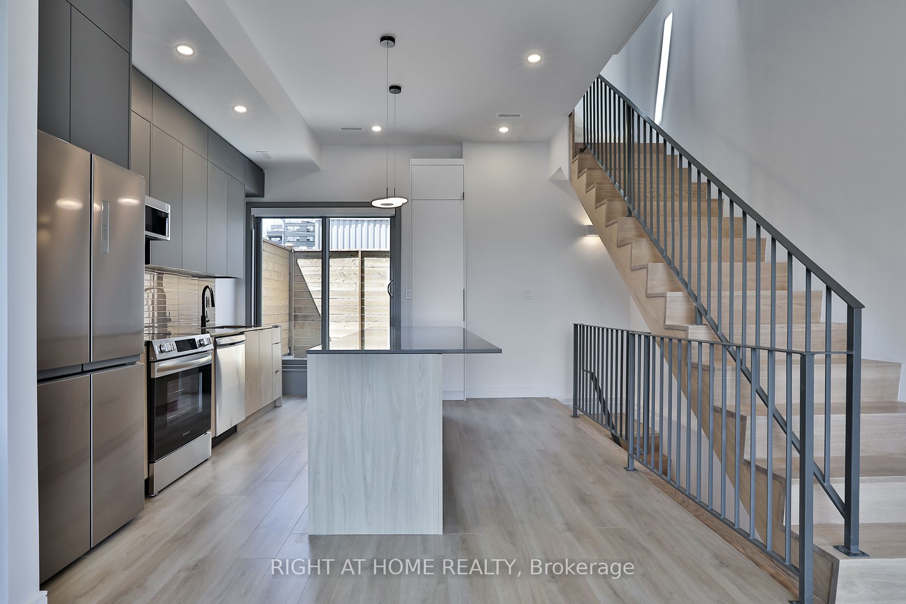 1169 Davenport Rd Unit 3