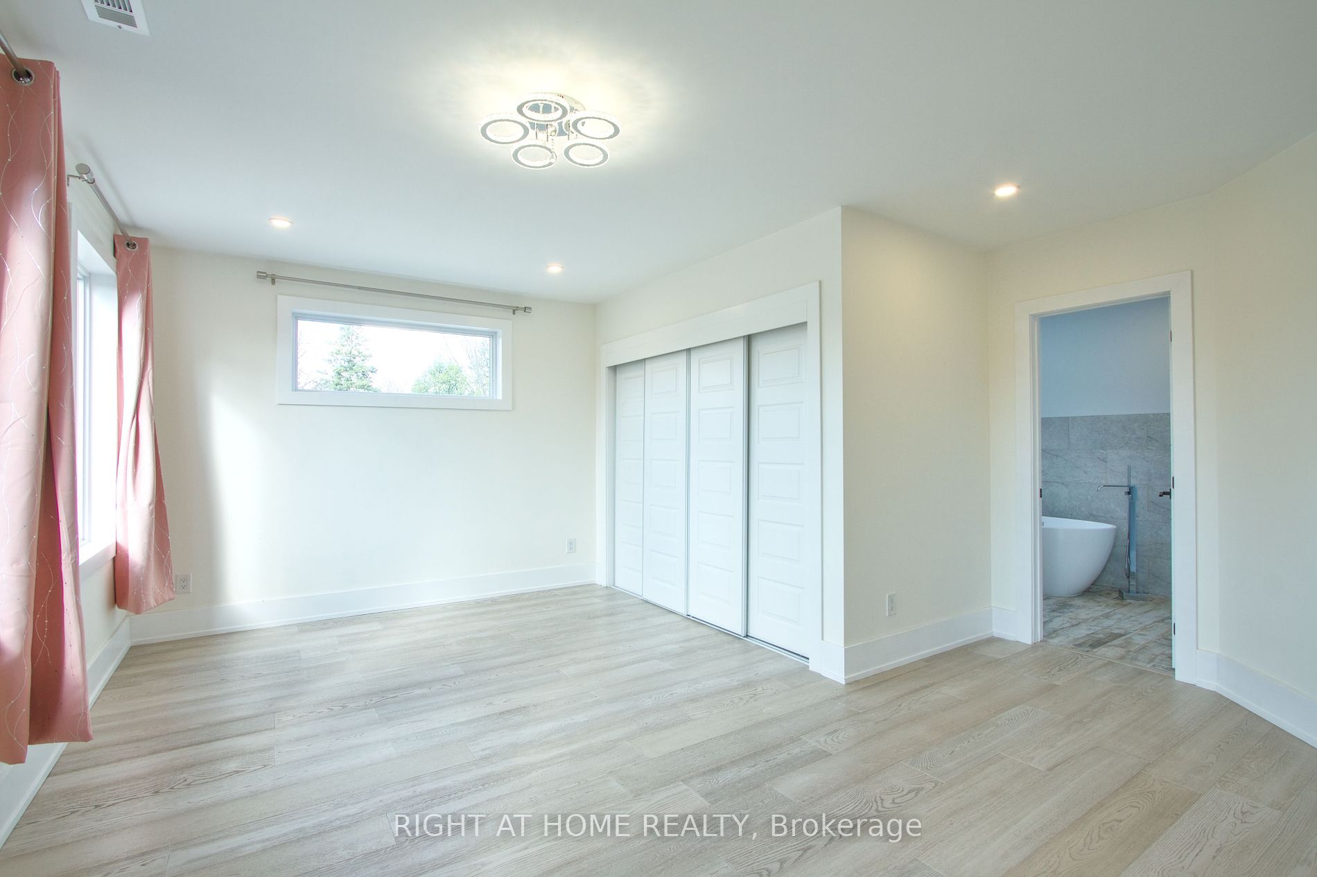 133 Roxborough Rd Main