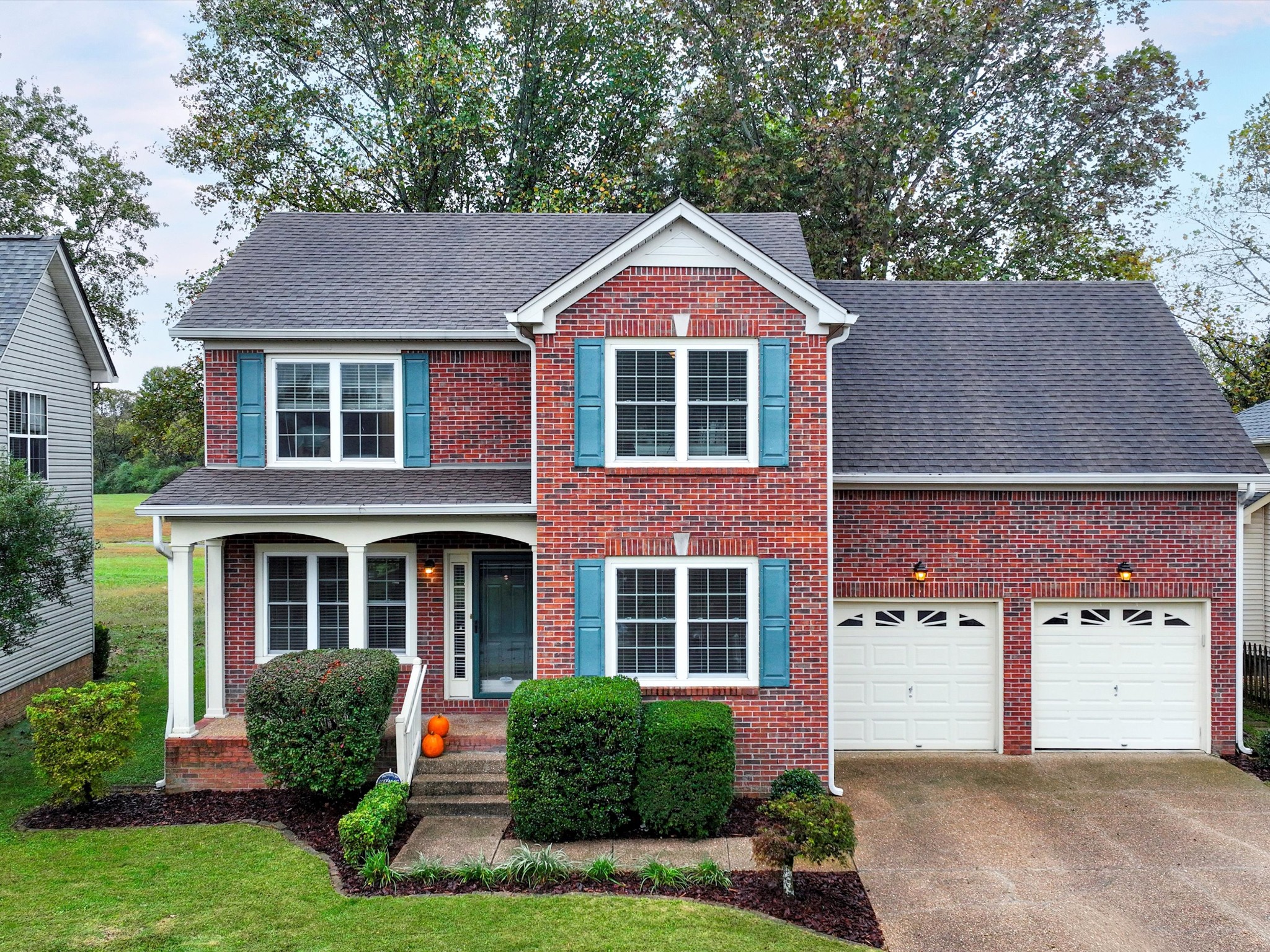 426 Essex Park Cir — sold
