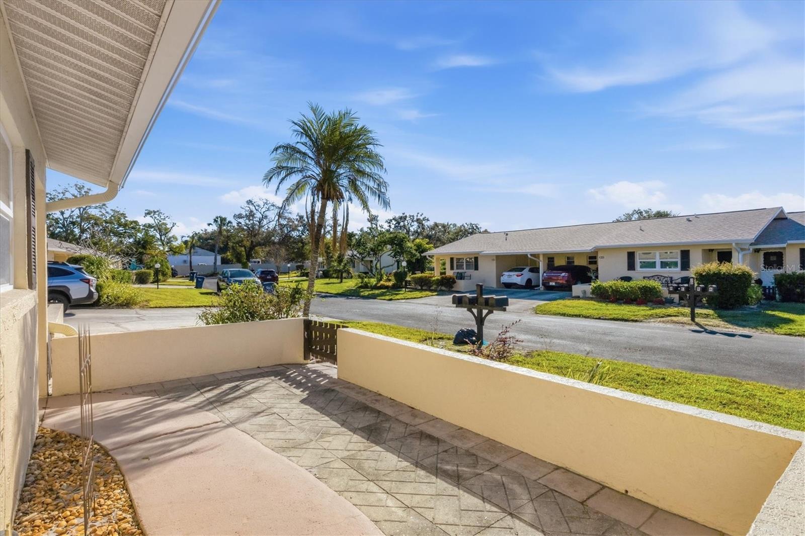 390 301 Boulevard W 27C