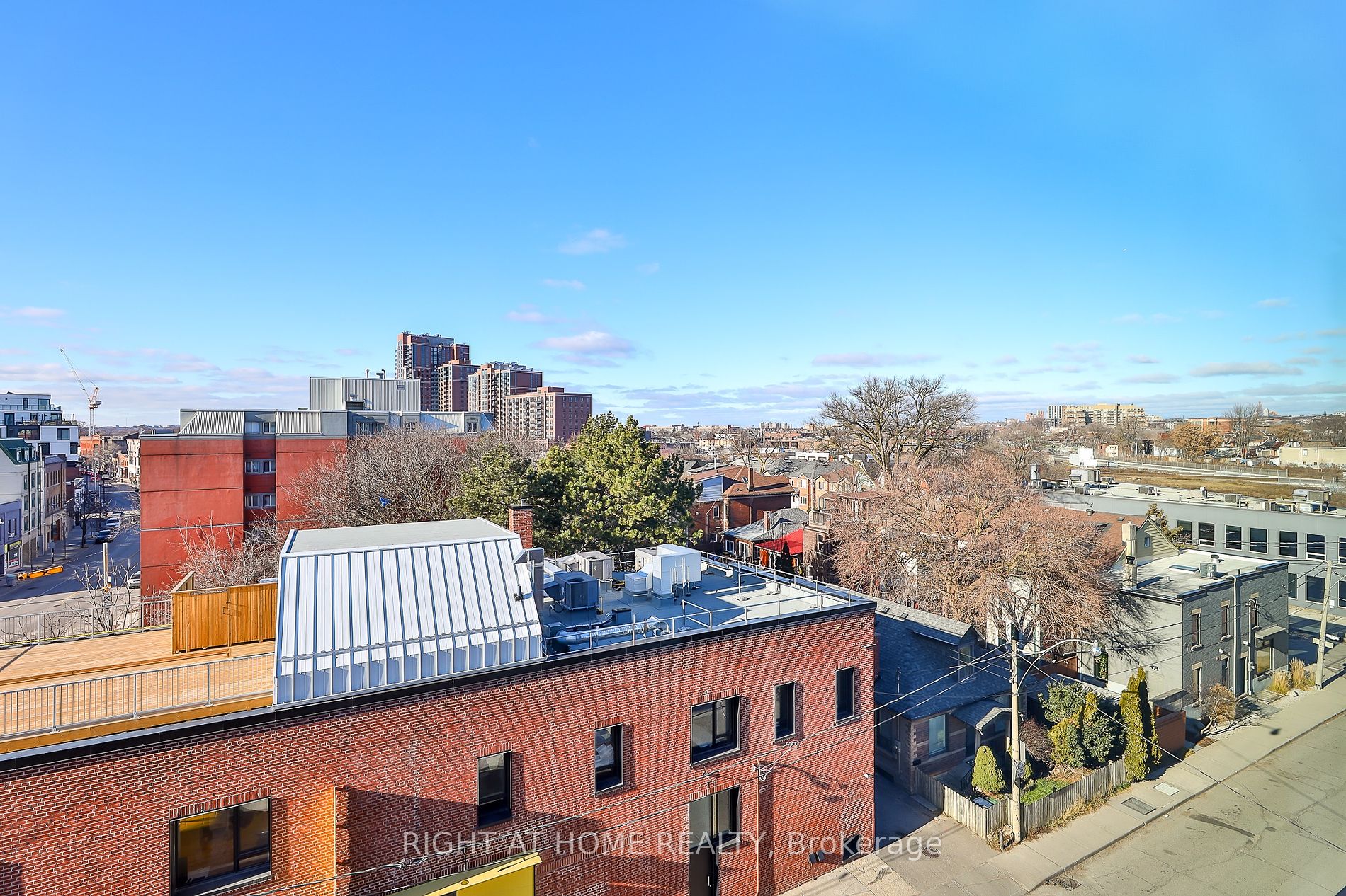 2720 W Dundas St 509