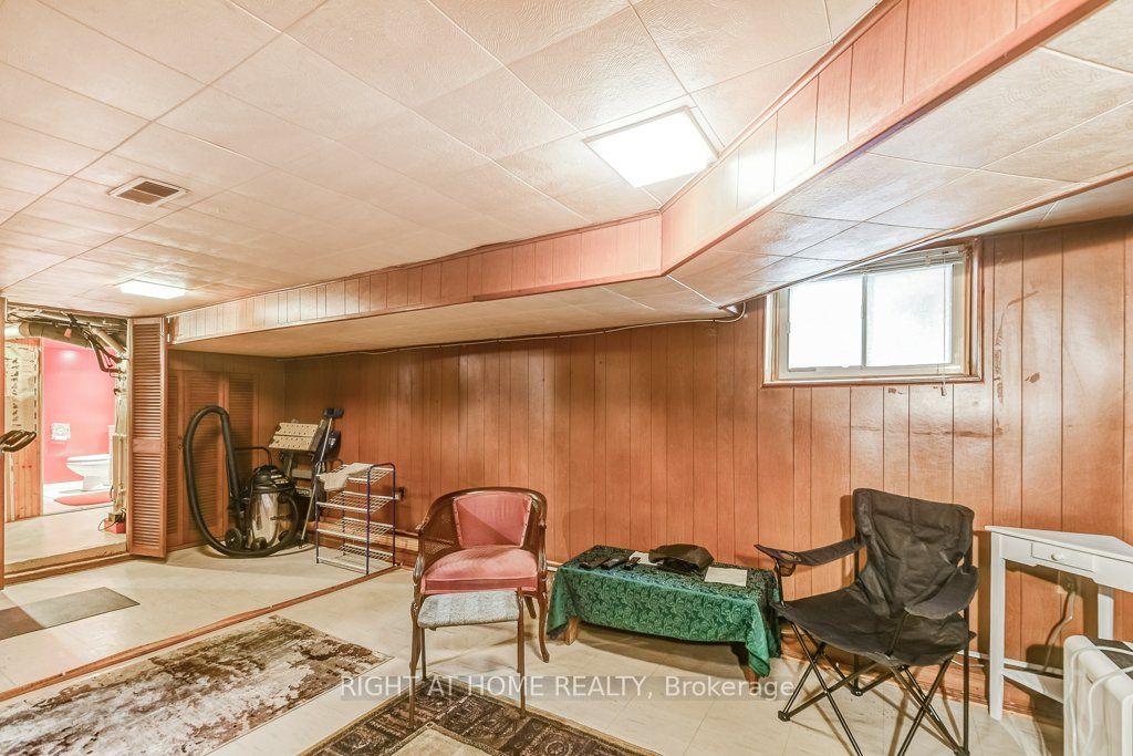 93 Watson Ave