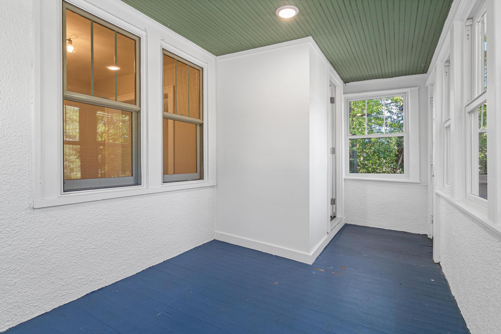902 Hunt Place