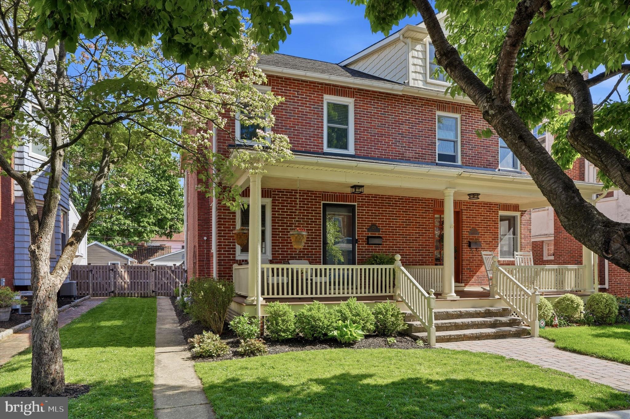 328 Dean St  