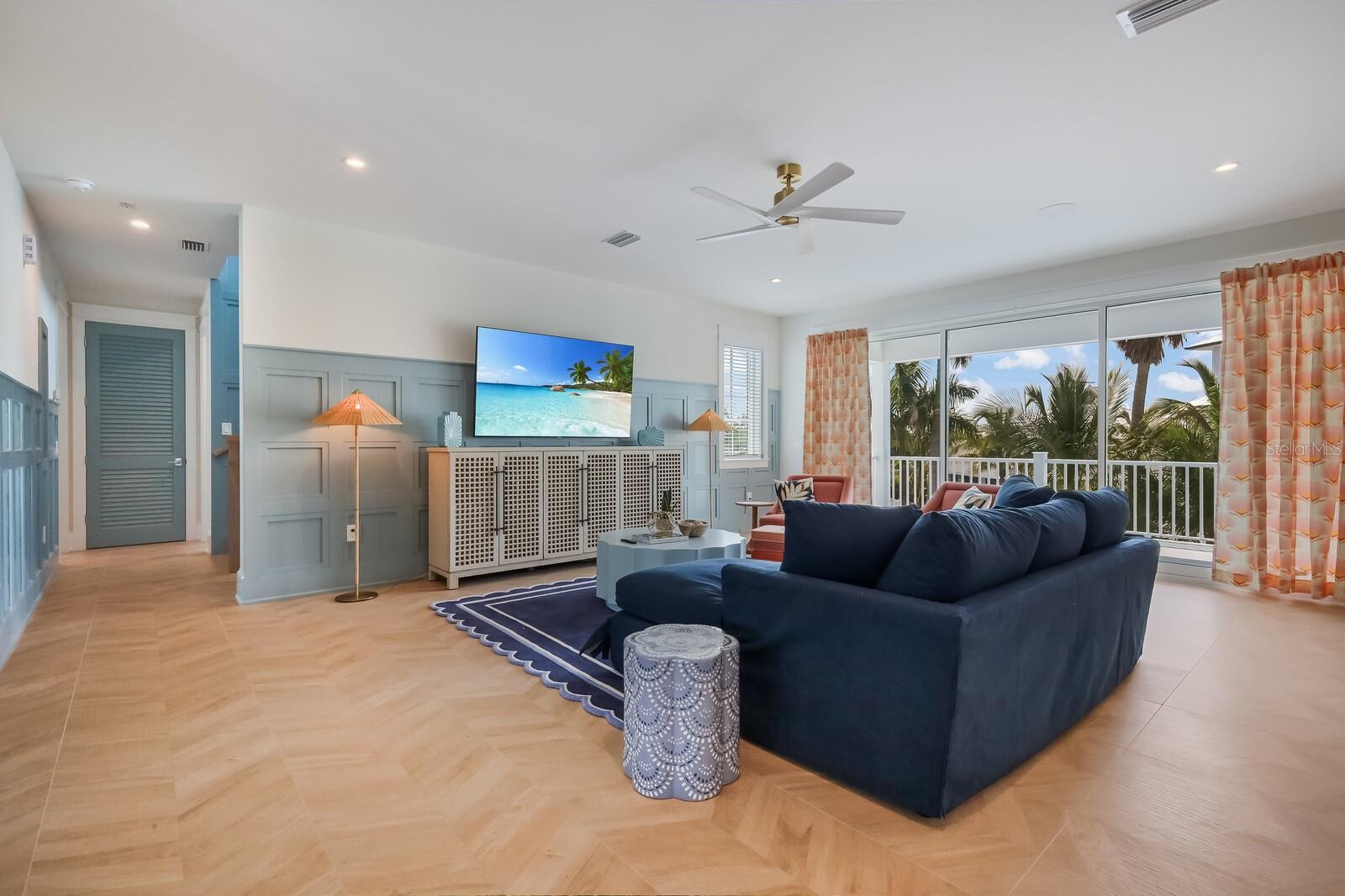 227 S Harbor Drive