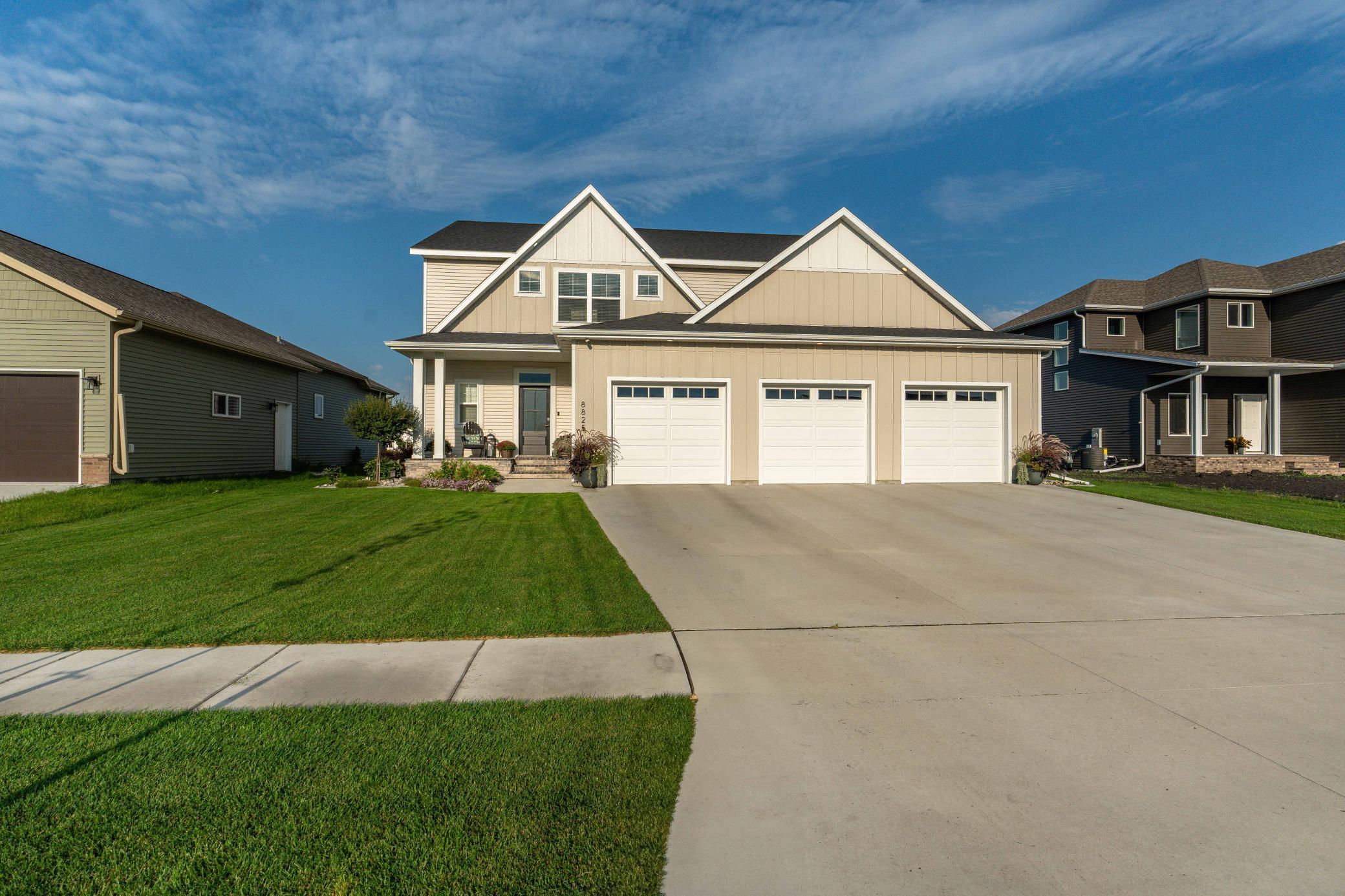 8825 Meadowlark Parkway