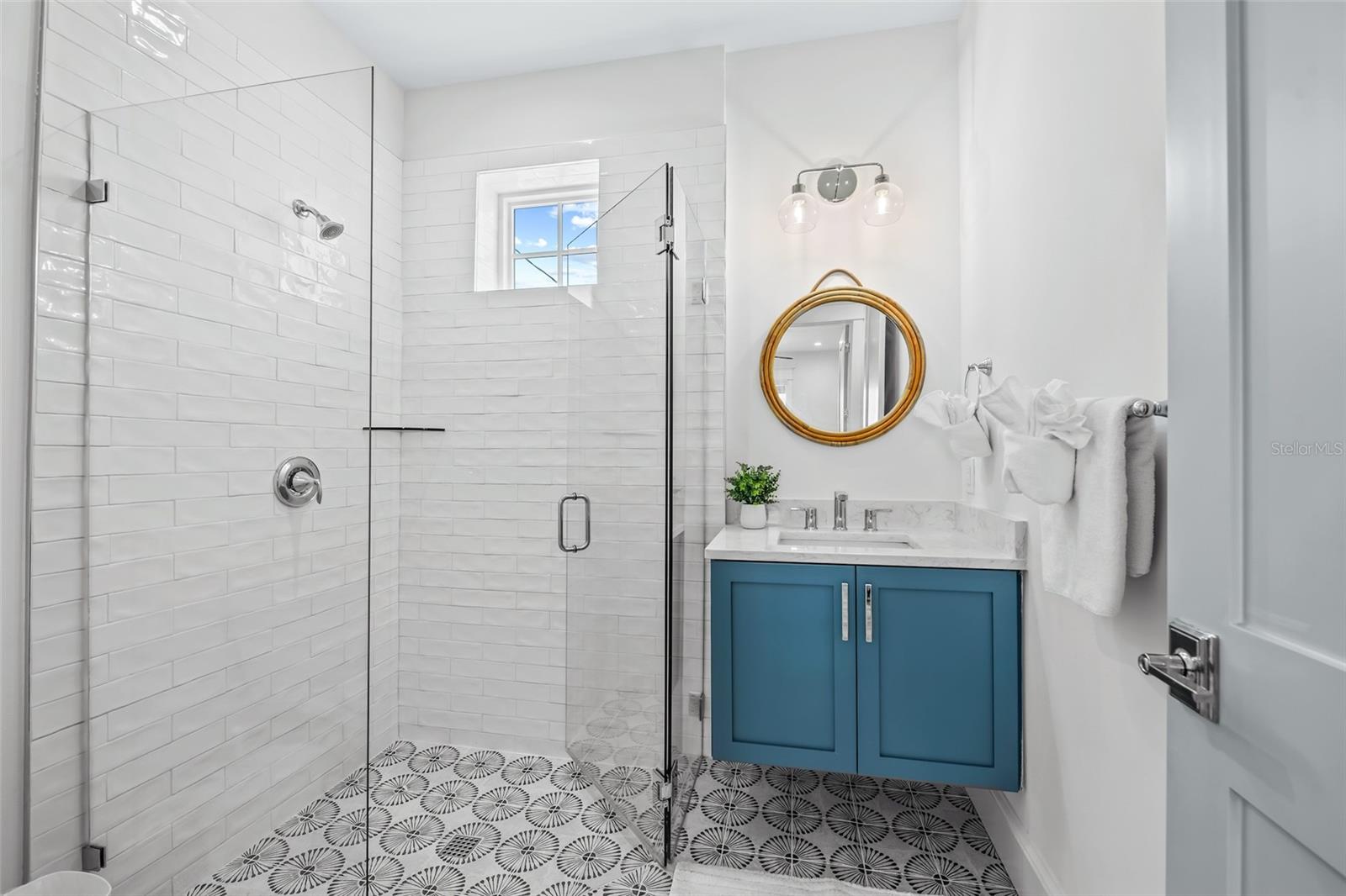 201 Bay Drive N