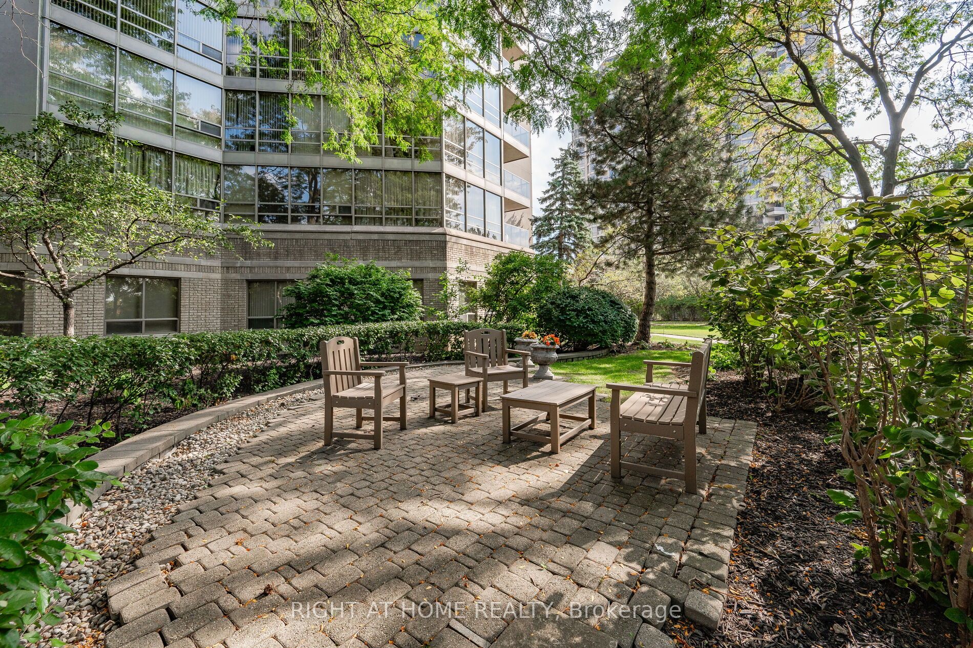 45 Kingsbridge Garden Circ 503