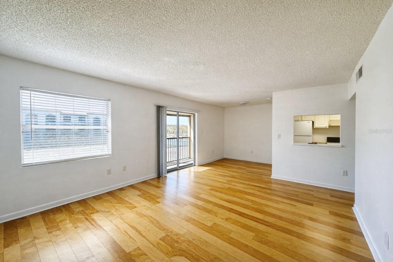 2505 N Alafaya Trail 8