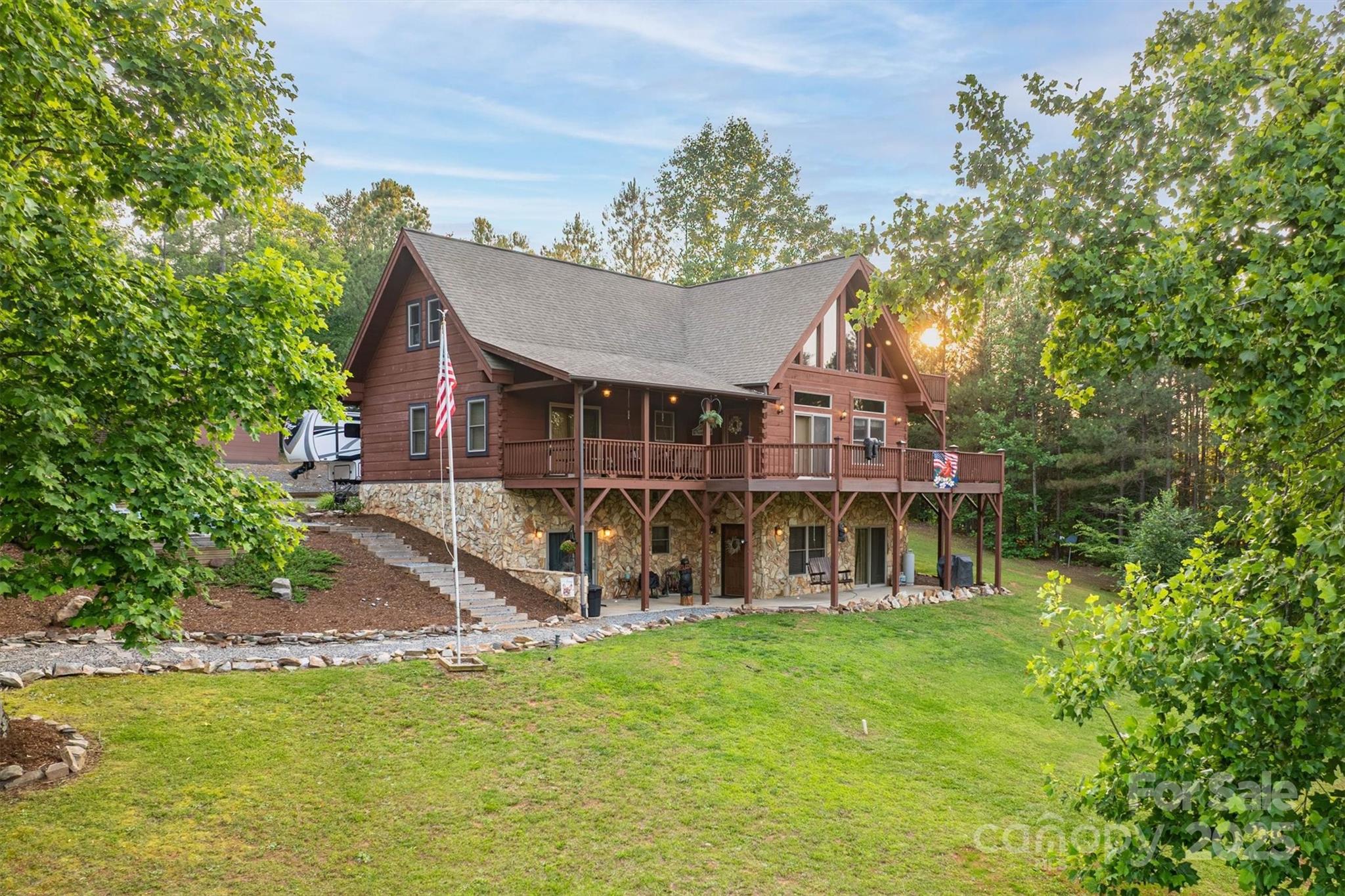 16 Saratoga Drive