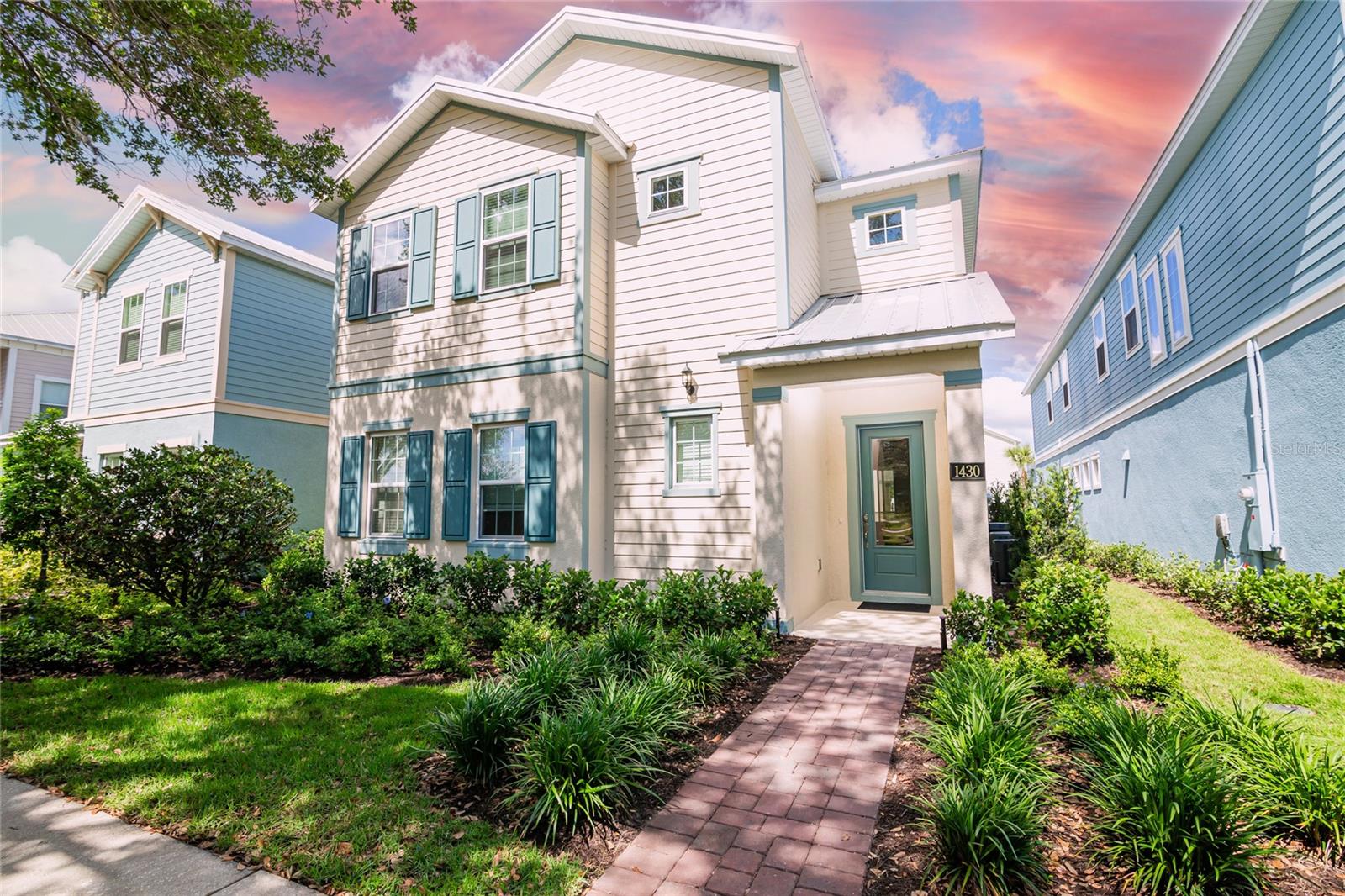 Welcome to this complex of Reunion Resort & Golf Club, this 5-bedroom villa with 5 independent suites offers lots of space and privacy. Walk into this spacious villa that opens into a large, open-plan living area. The living room features high ceiling, elegant furnishings, and double-sliding doors and large windows that let in plenty of natural light. The decor is contemporary with a touch of Floridian charm, incorporating soft, neutral tones with pops of color. The kitchen equipped with state-of-the-art appliances, granite countertops, and a large island perfect for preparing meals or gathering with family and friends. Adjacent to the kitchen, there is a formal dining area with a table that seats eight, ideal for hosting dinner parties. Each of the five bedrooms is designed with comfort in mind, featuring en-suite bathrooms, walk-in closets, and plush bedding. Outside, the villa boasts a private plunge pool perfect for cooling off after a long day in the parks or completing a round of golf. This outdoor space is perfect for enjoying Florida’s sunny weather with a poolside meal on the selfcatering grill or your favorite beverage. Additionally, the villa offers access to seven of Reunion Resort’s amenities, with pool, spa and fitness center. Charming onsite restaurants feature various appetizing dishes to visitors and guests. How could we forget that this community is also known for its beautifully landscaped grounds and many walking trails. Here you will combine the best of resort living with the privacy of a home.