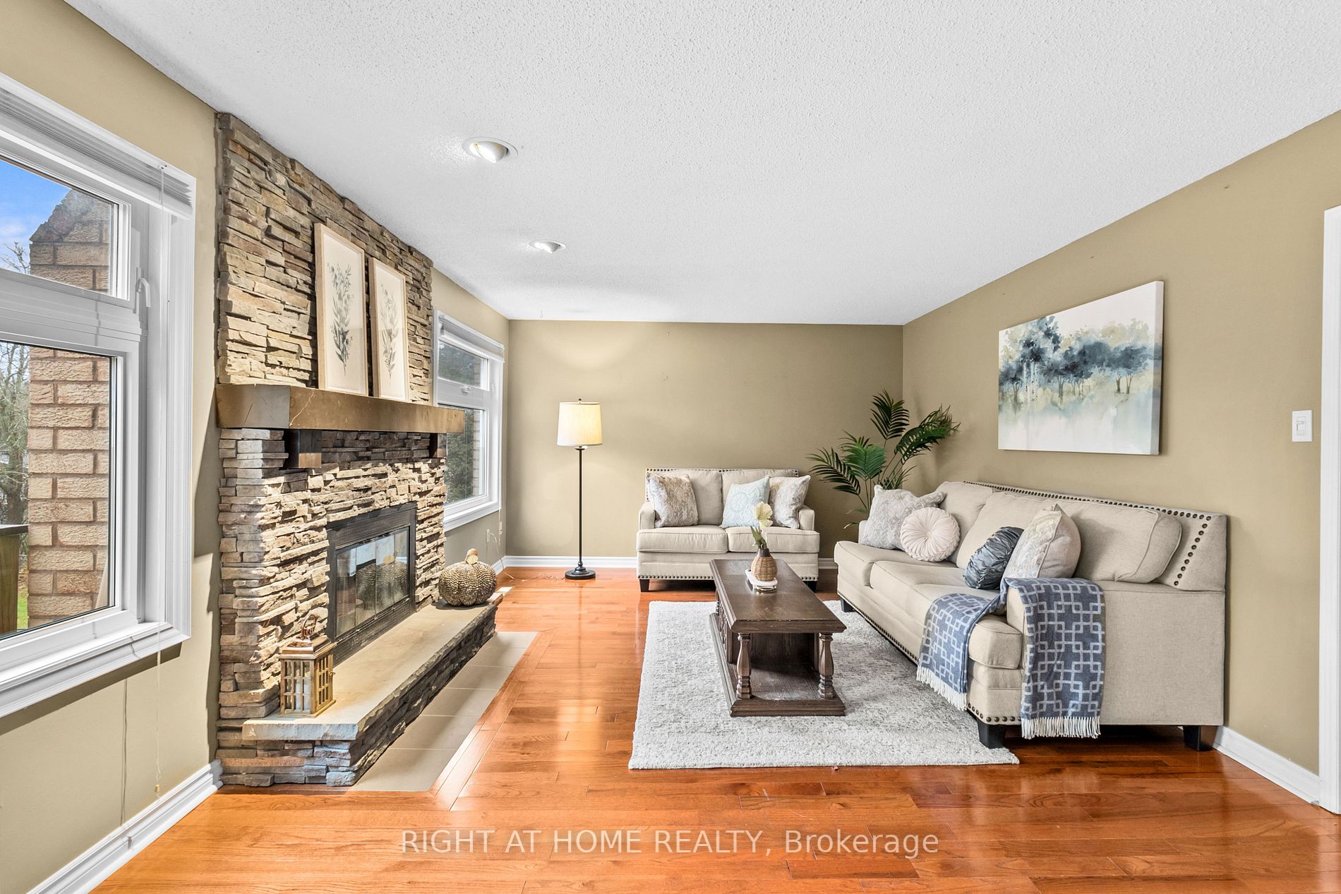27 Brunton Cres