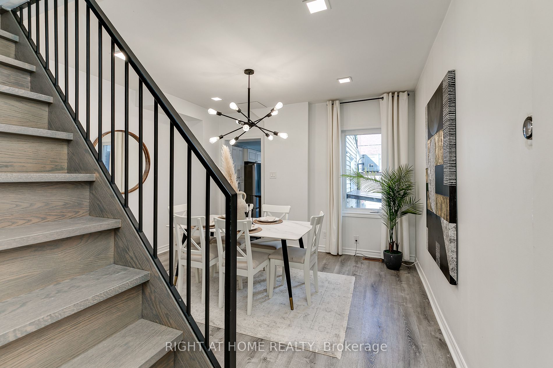 84 Rosethorn Ave