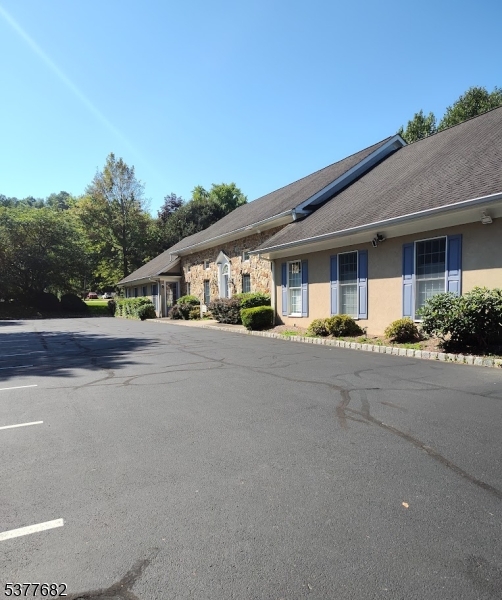 1 Brookfield Glen Dr