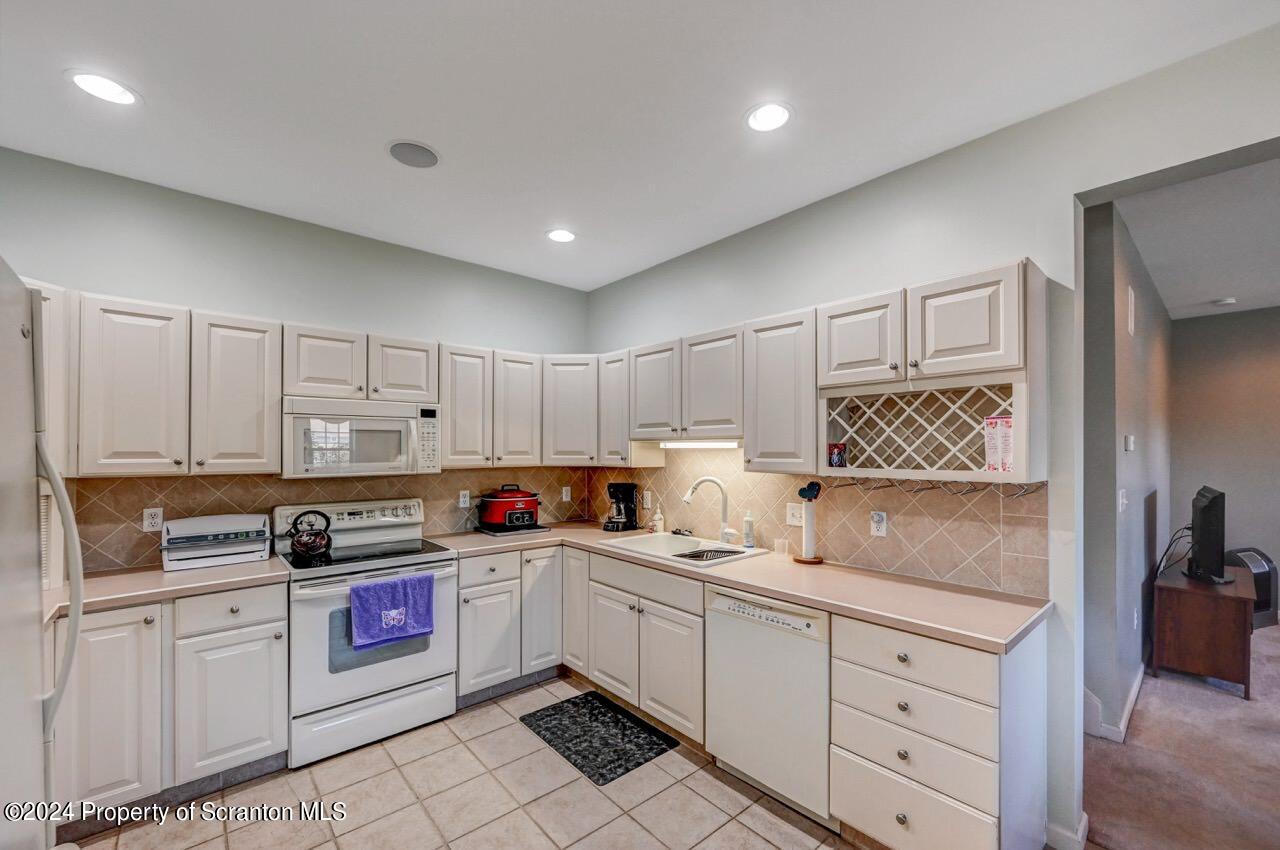 64 Parkland Drive Bldg 31
