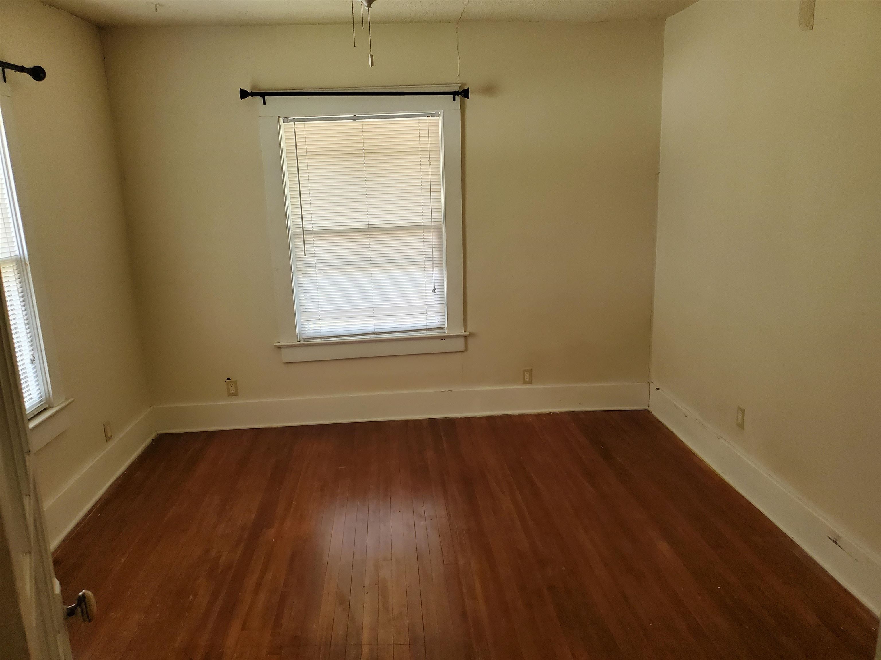 1103 N 3rd